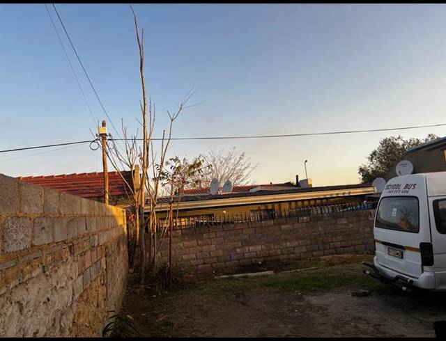 2 BEDROOM PROPERTY TO RENT IN NALEDI